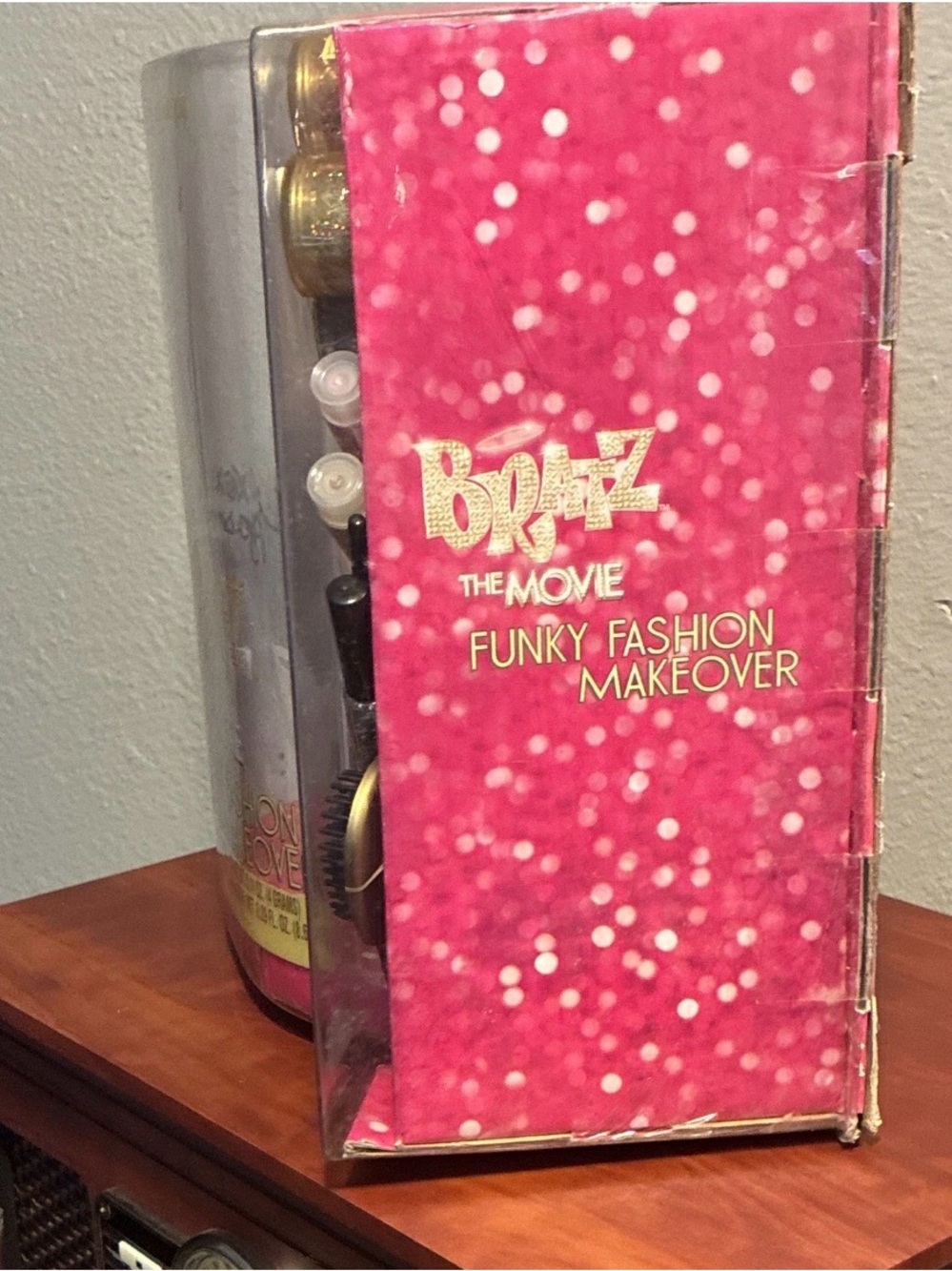 Bratz The Movie Funky Fashion Makeover Doll Set - Pink - Picture 4 of 4